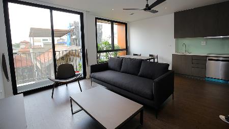 Contemporary 02 bedroom apartment in Xuan Dieu, Tay Ho for rent