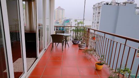 Spacious apartment for rent in Truc Bach lake Hanoi