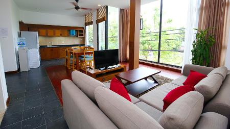 High quality & nice balcony  02 bedroom apartment in Tay Ho for rent