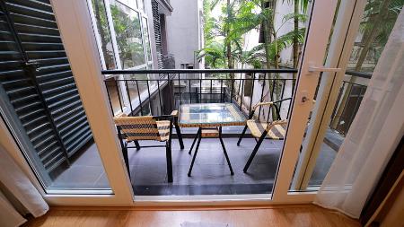 Garden view 03 bedroom apartment in Xuan Dieu, Tay Ho for lease