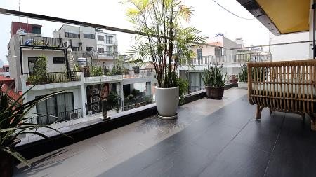 Super bright & large 03 bedroom apartment for rent in Tay Ho