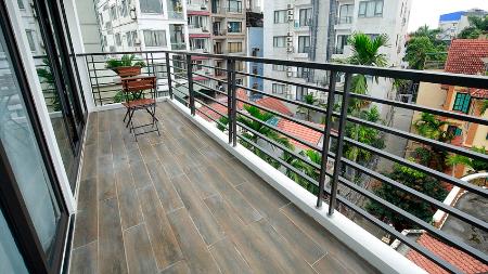 1 bedroom apartment with balconies in all rooms in Tay Ho for rent