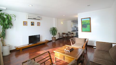 Duplex & Unique 03 bedroom apartment for rent in Truc Bach Island